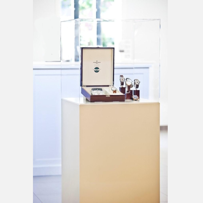 Haubenvitrine mit Sockel – PUR-57